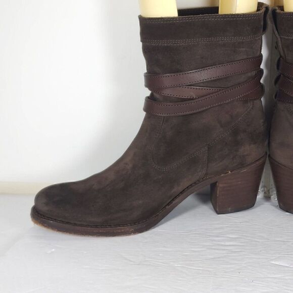 Frye Women's Jane US 8,5B B Strappy Belted Oiled Suede Short Boot Ankle Bootie - Picture 7 of 15